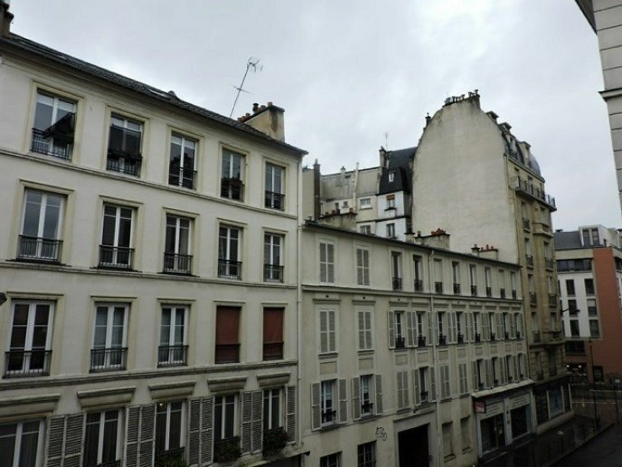 Paris Hôtel Le Mediterraneen Exterior foto